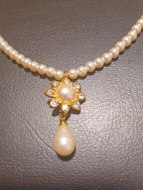 Pearl Bead Necklace with Gold Flower Pendant - Cream Pearls